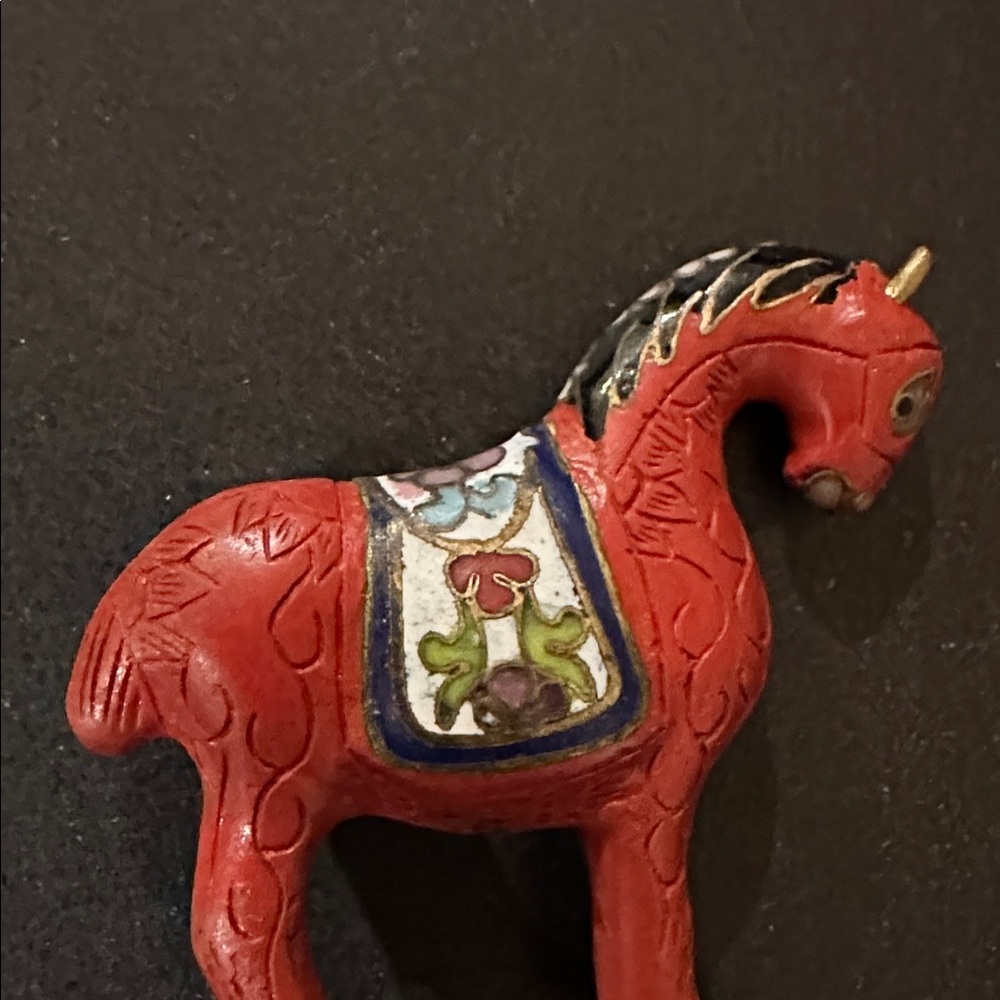 Rare Vintage Cinnabar Horse with White Cloisonné - Picture 2 of 6